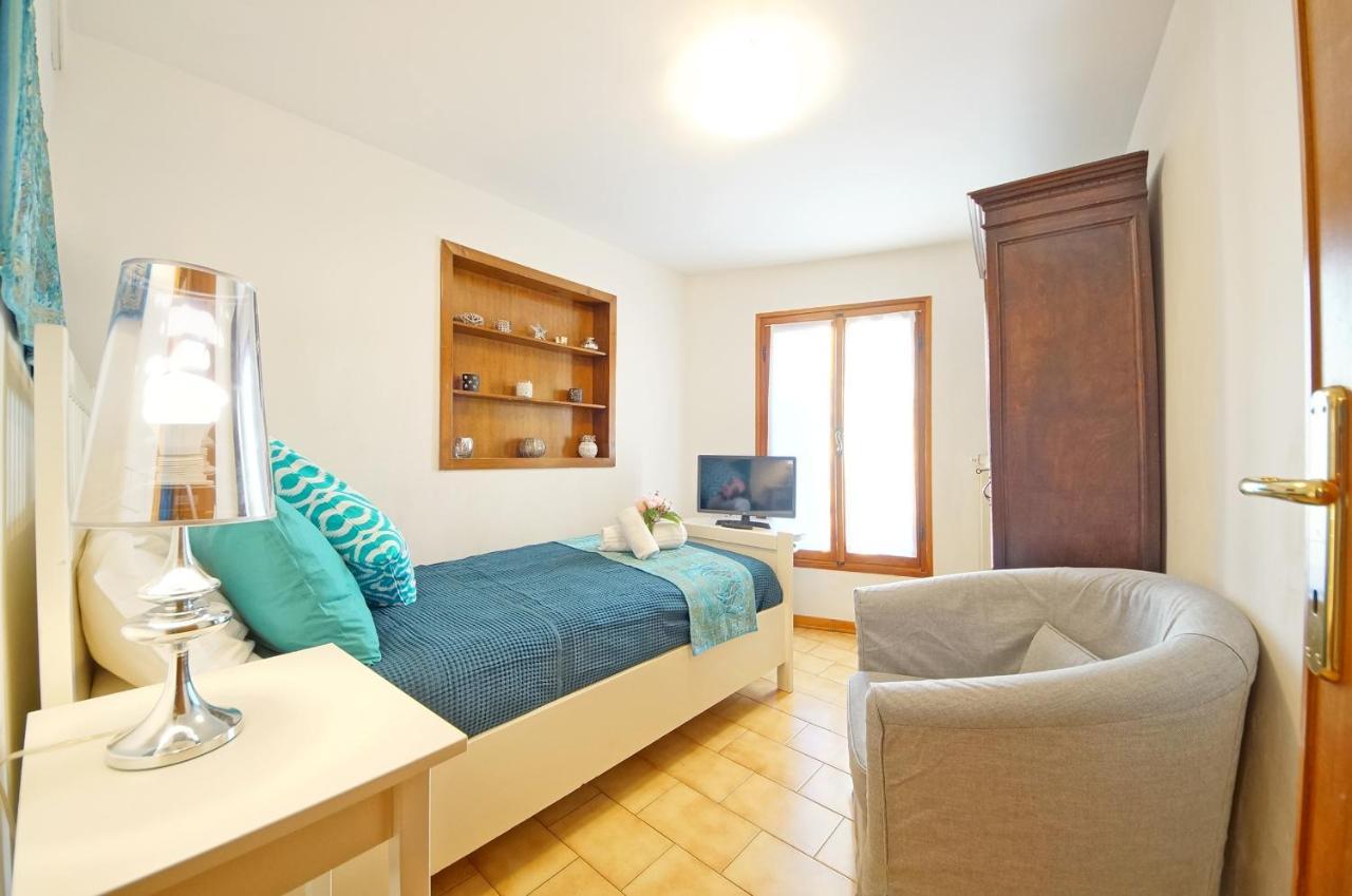 Campo San Polo Apartment Rialto Venezia Esterno foto