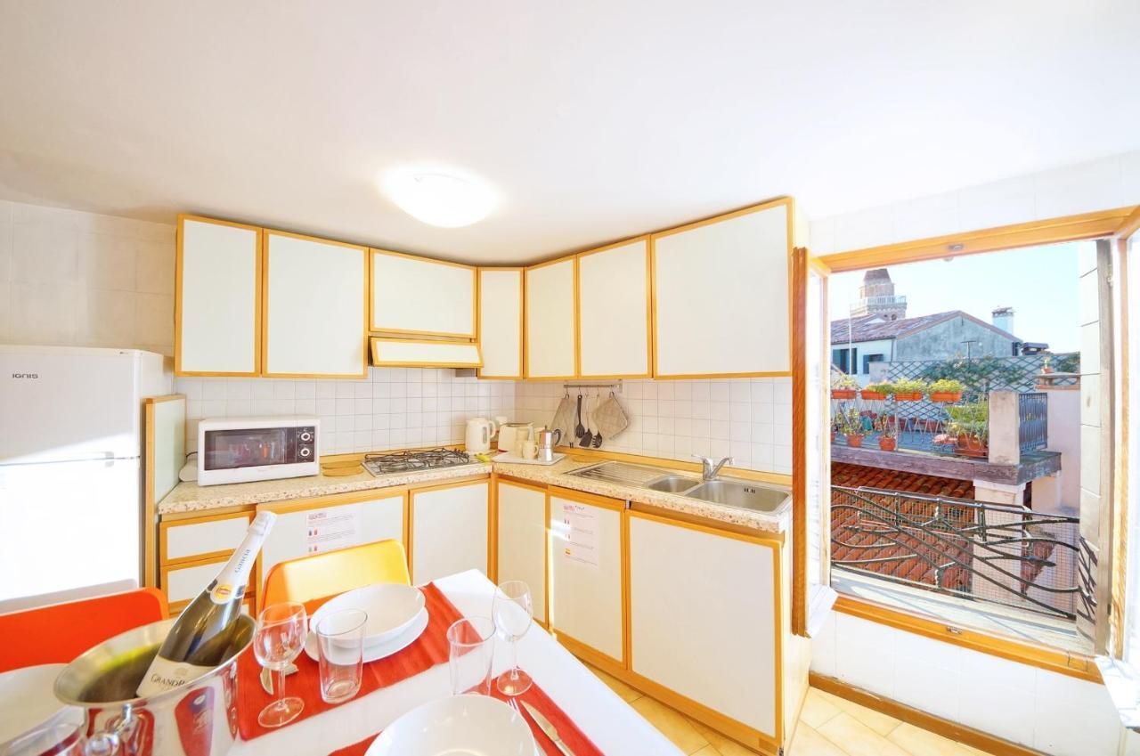 Campo San Polo Apartment Rialto Venezia Esterno foto